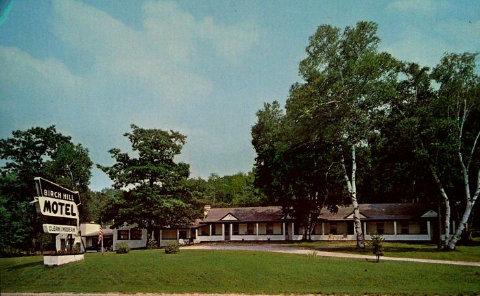 Birch Hill Motel (White Birch Motel, Perrins Motel) - Old Postcard